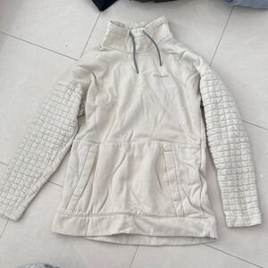 Columbia Off-White Quilted Sleeve Pullover